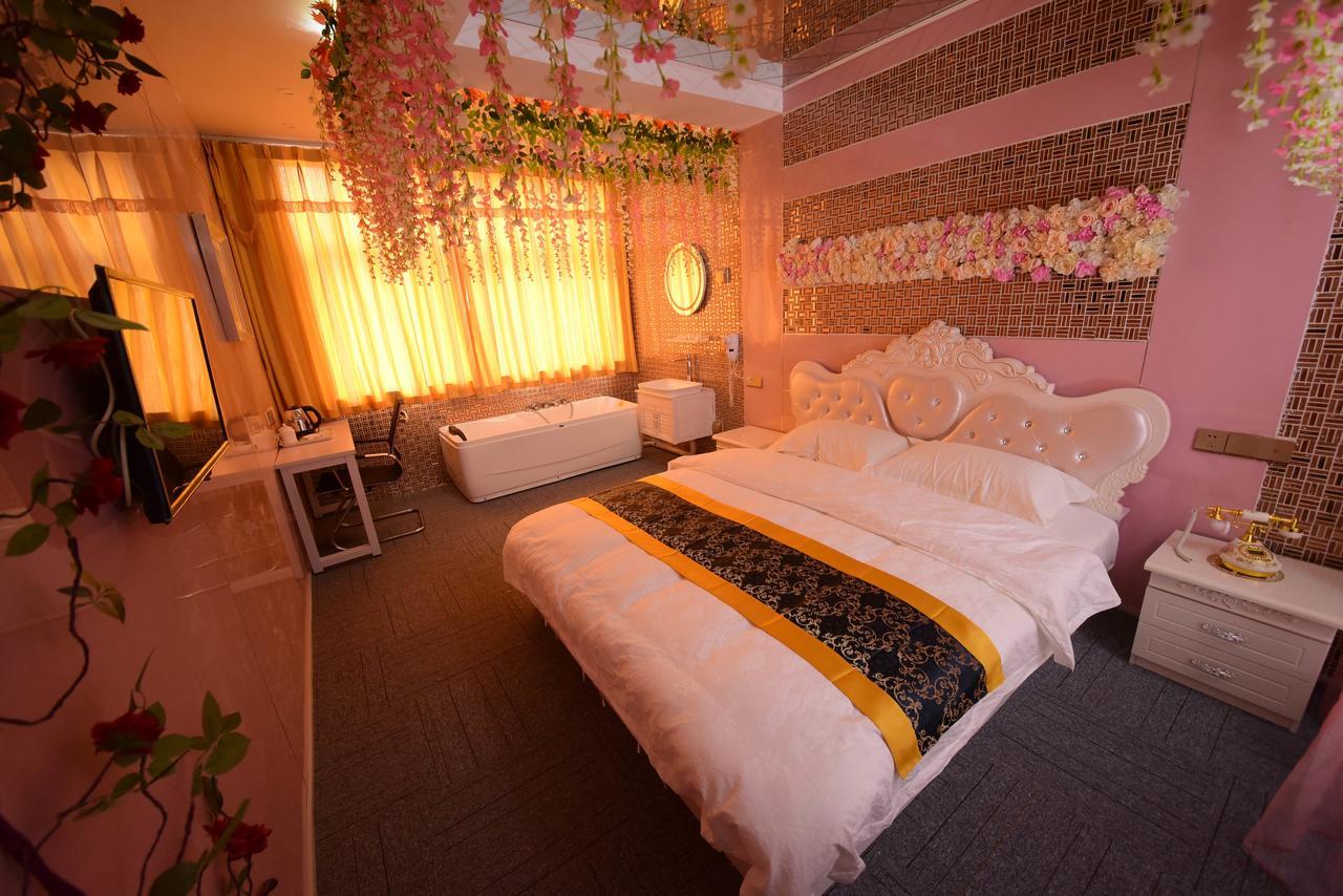 Century Hua Na Loves Boutique Hotel Ціндао Екстер'єр фото
