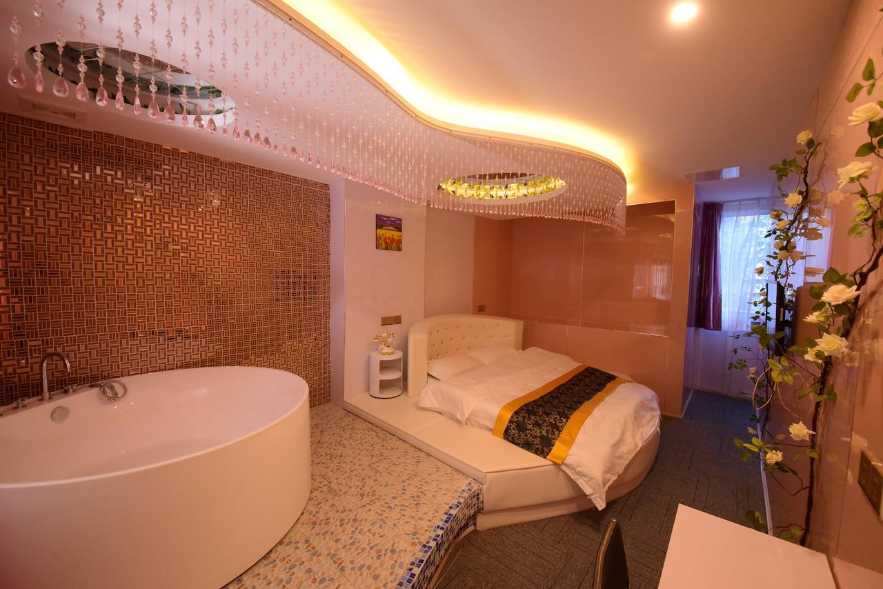 Century Hua Na Loves Boutique Hotel Ціндао Екстер'єр фото