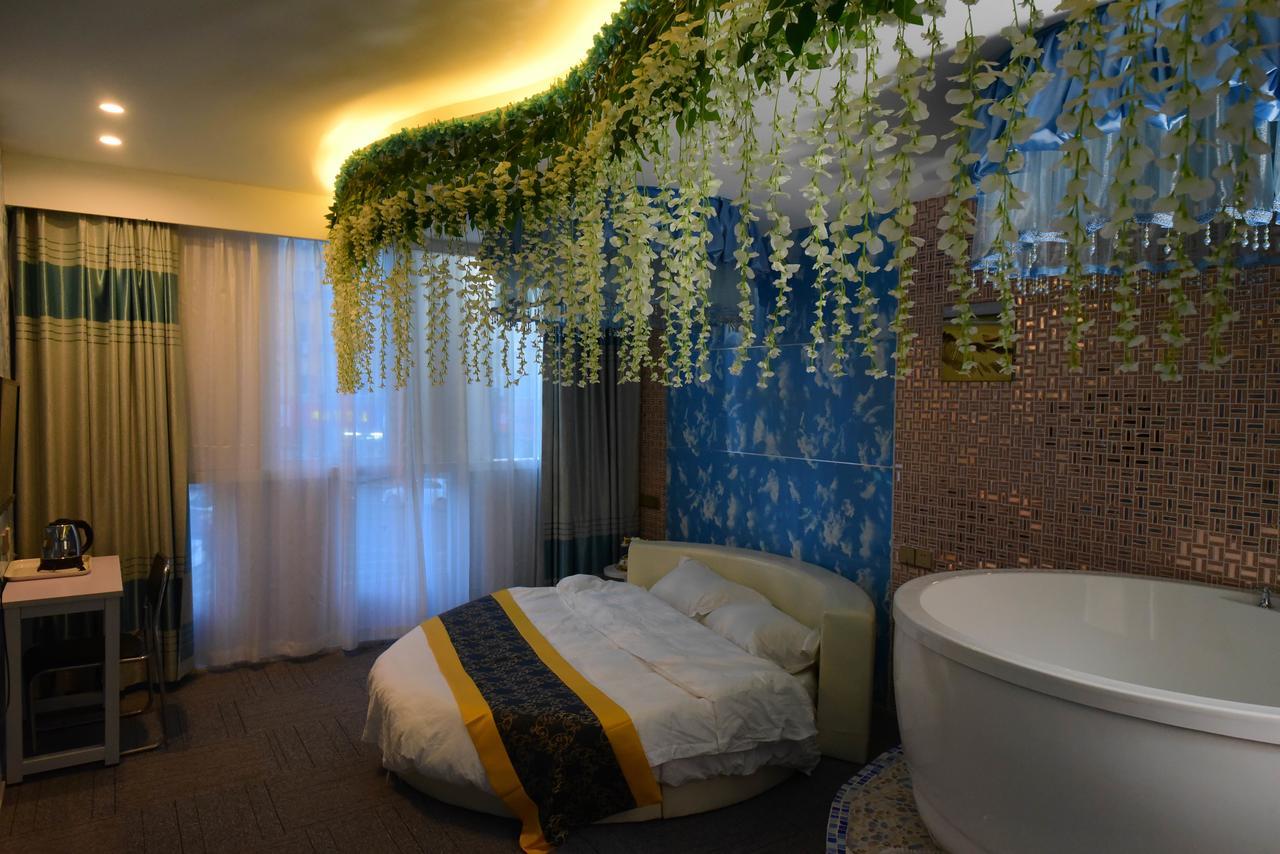 Century Hua Na Loves Boutique Hotel Ціндао Екстер'єр фото
